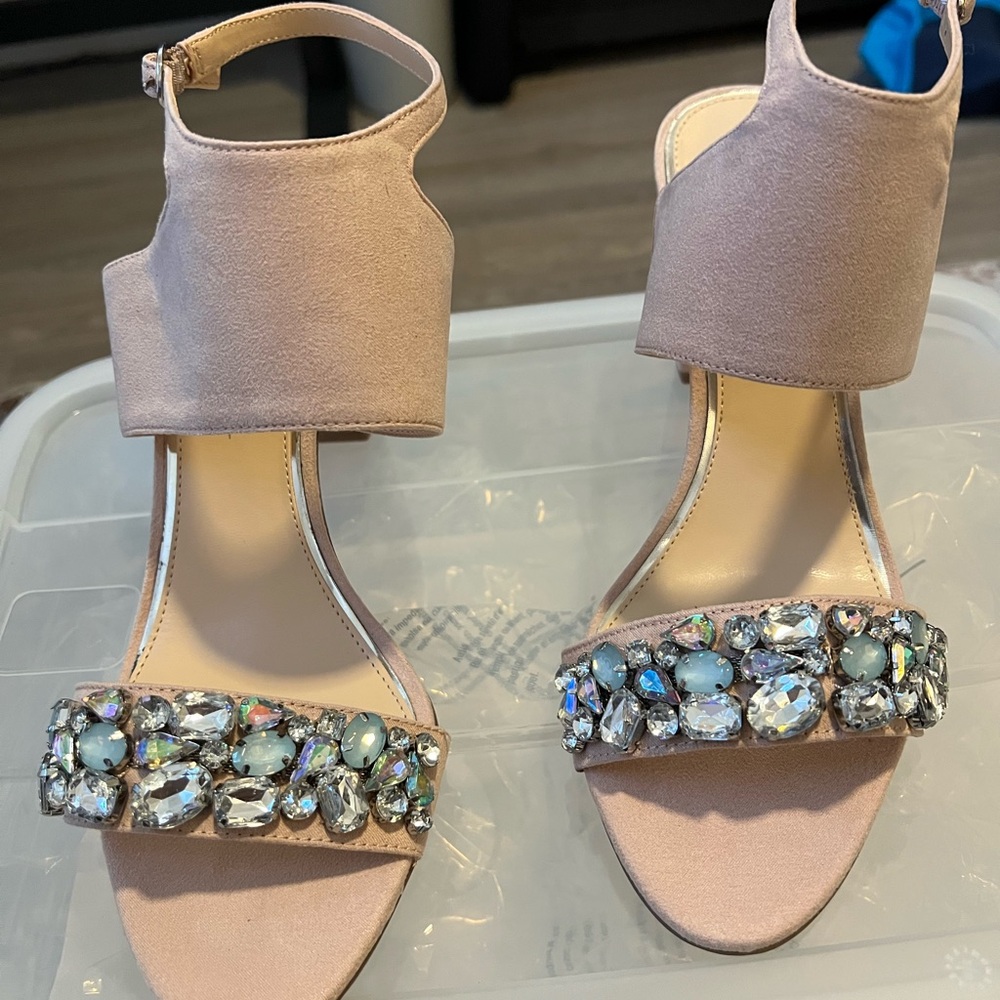 Elegant Embellished Sandals in Light Pink